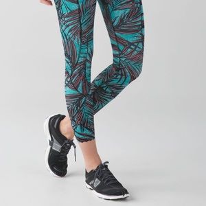🍋 Lululemon Tight Stuff Tight, Size 4 Mini Palm Lace Tofino Teal Multi